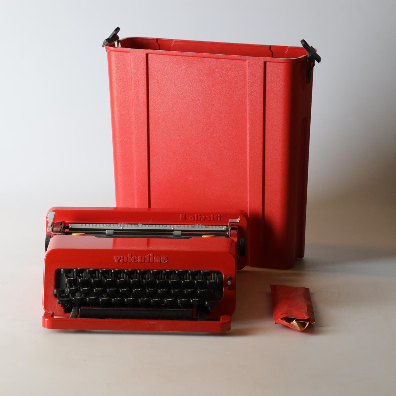 ETTORE SOTTSASS & PERRY KING. typewriter, “Valentine S”, Olivetti.