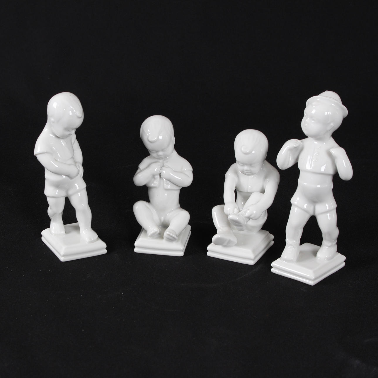 A porcelain figurine by Harald Salomon, Rörstrand.