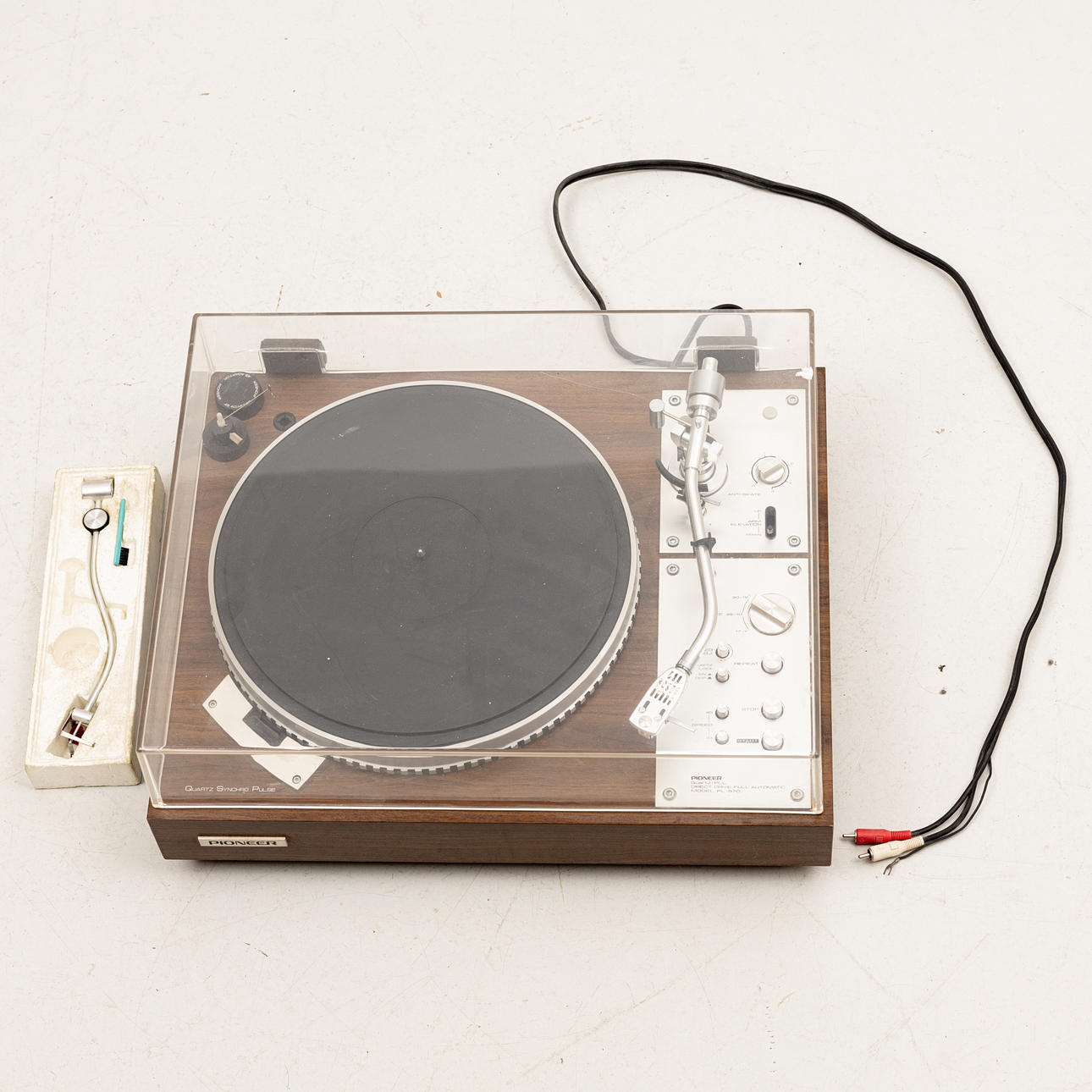 TURNTABLE, Pioneer quartz synchro pulse PL-570.