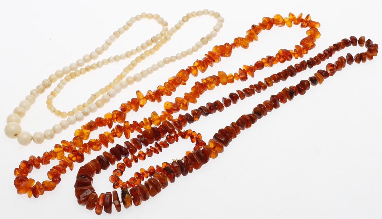 COLLIER, 4 st, bernsten och ben.