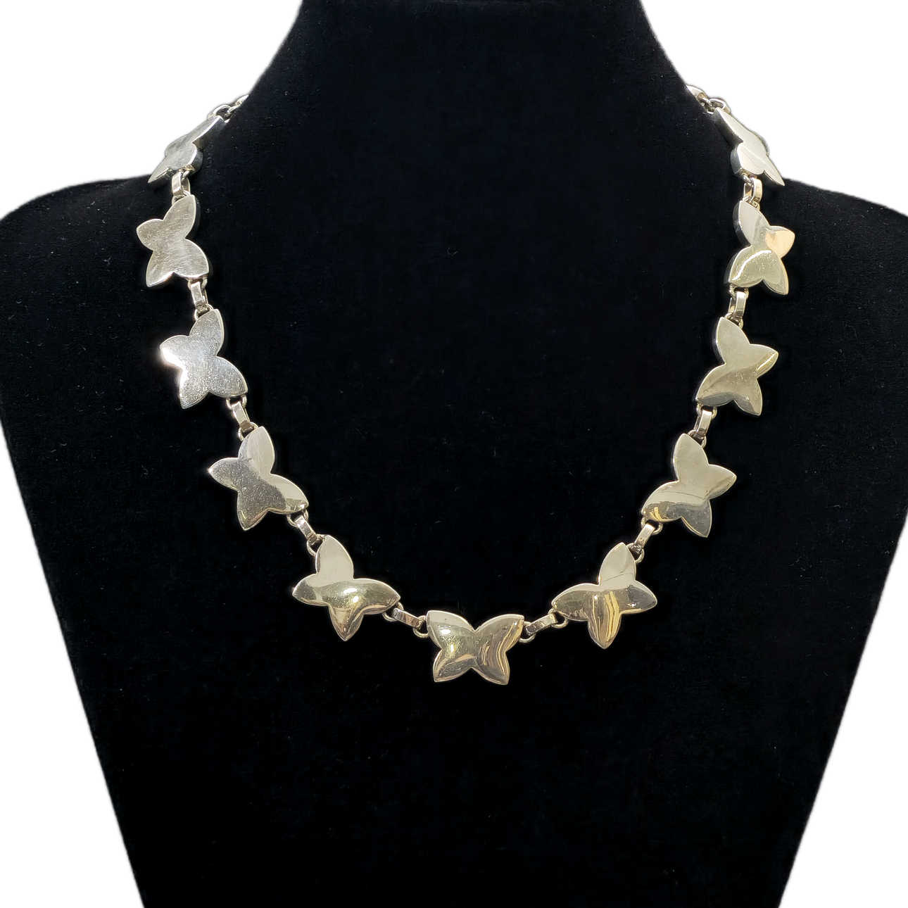 COLLAR EN PLATA MARIPOSAS. YOCARI.