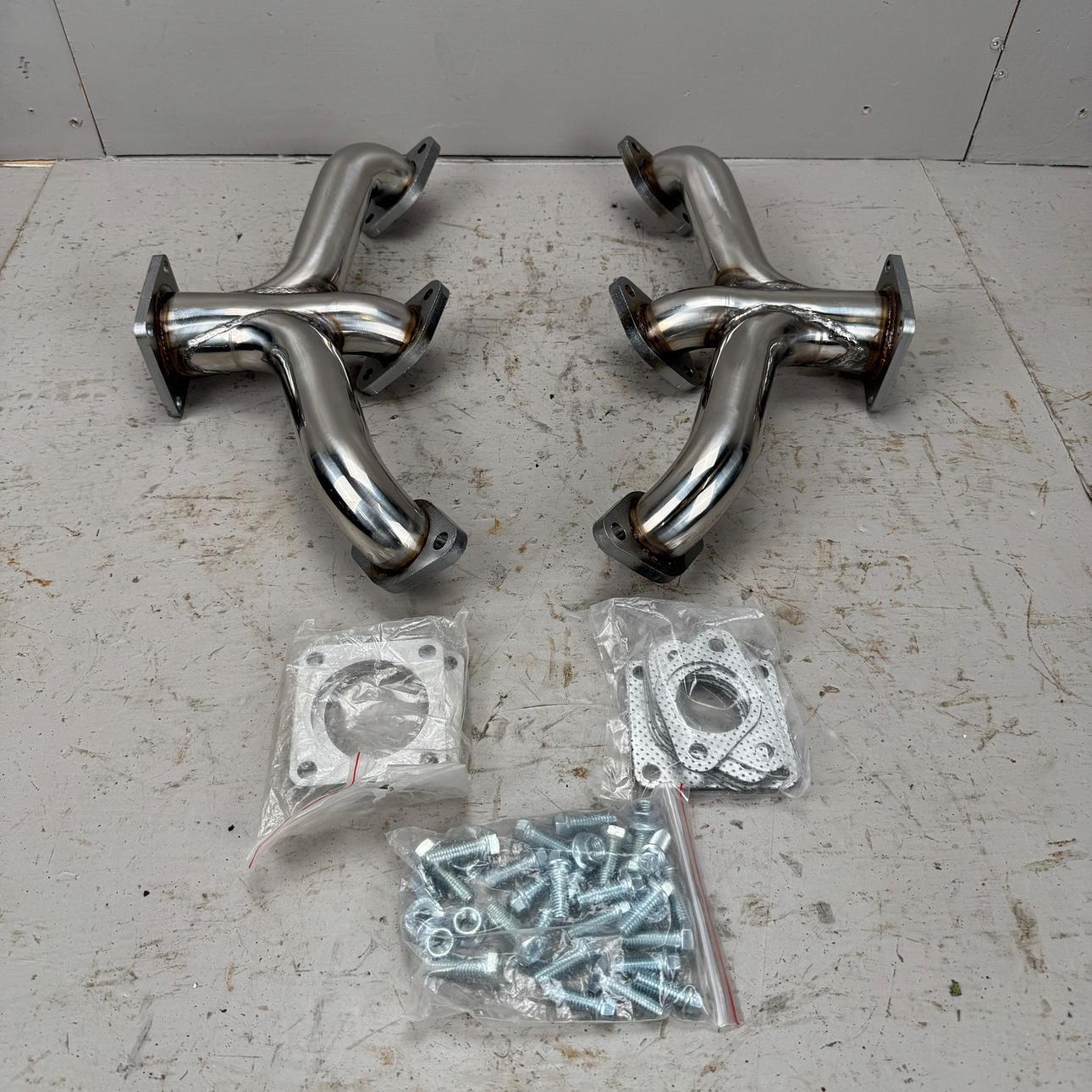 A set of 2 manifolds, for Ford V8 Flathead, modern production. Vehicles ...