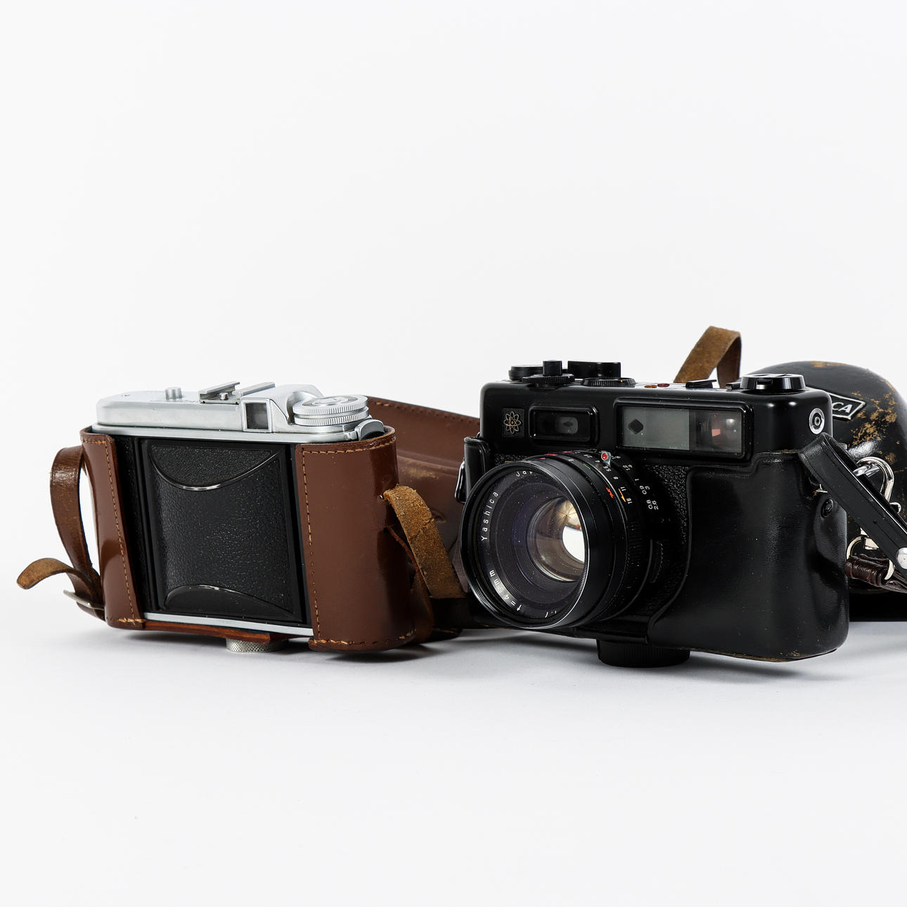 CAMERAS 2 pcs, Yashica and Yoigtländer.