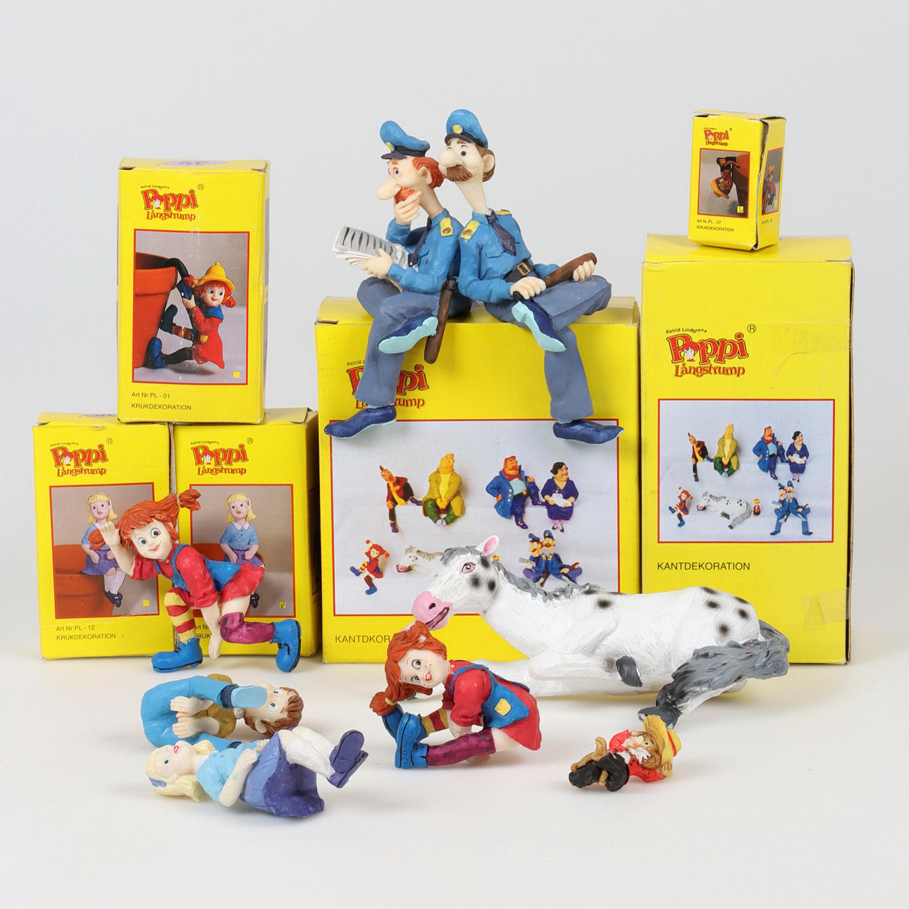 PIPPI LONGSTRUM, 8 pcs, border decorations, plastic, SF, AB Silkflower Import, 1997.