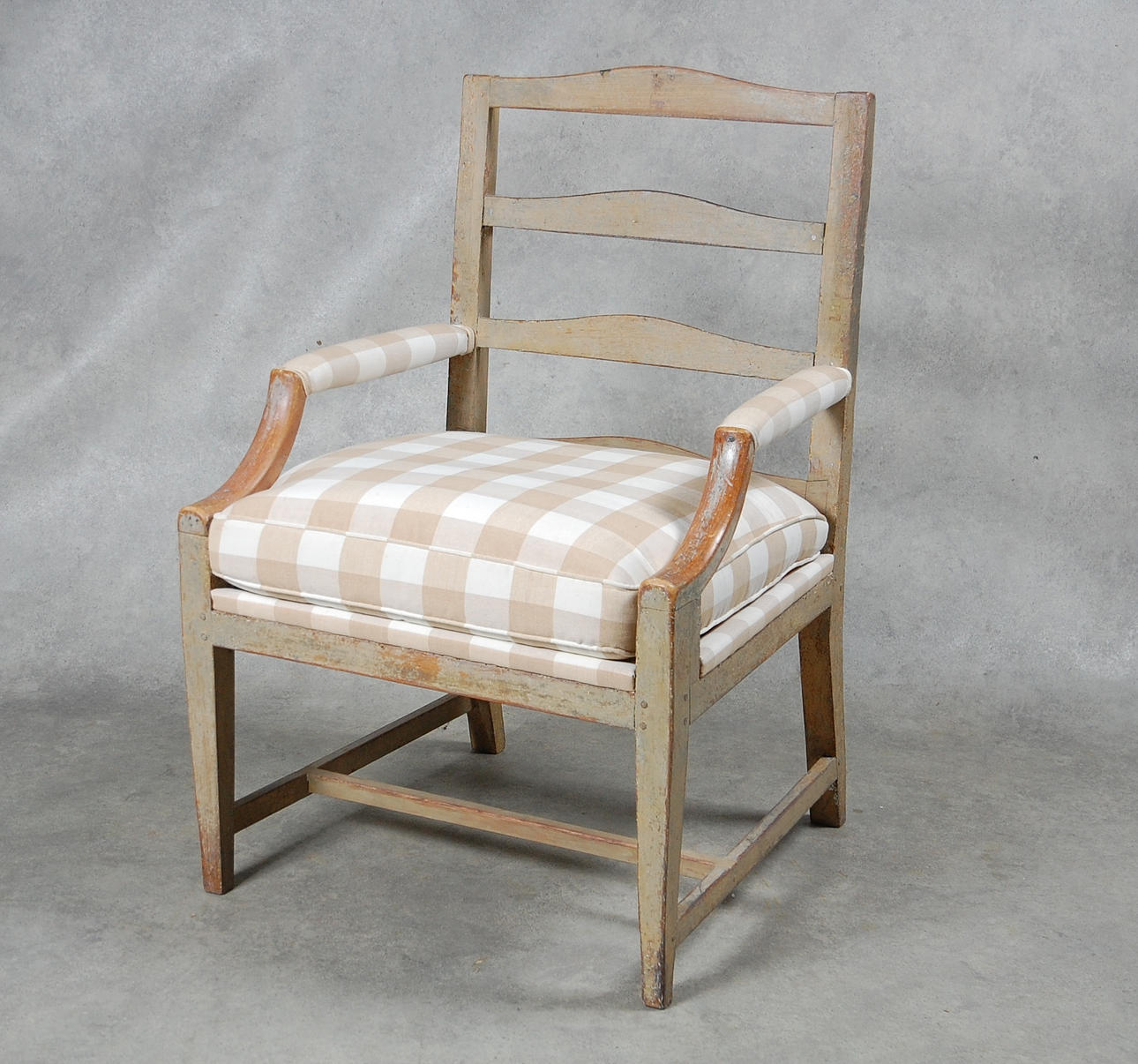 GRIPSHOLMSFÅTÖLJ, 1700-tal framtagen originalfärg.