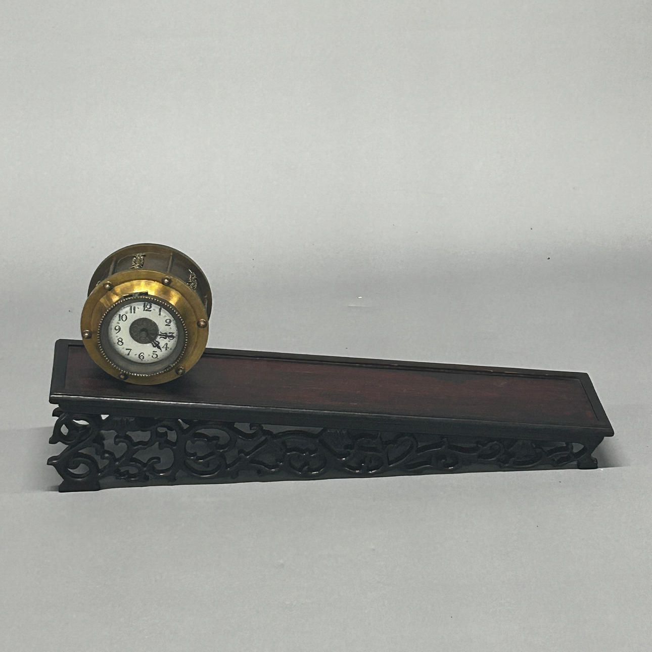 ROLLING GRAVITY CLOCK.