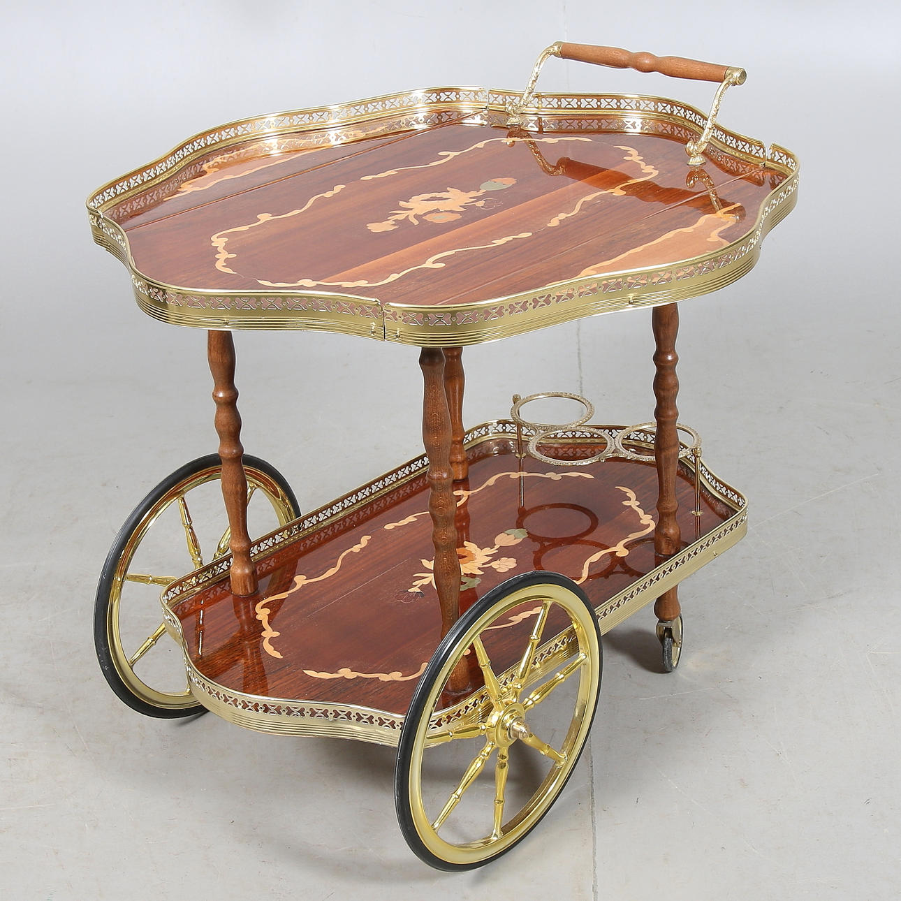 SERVERINGSVAGN, 1900-talets slut.