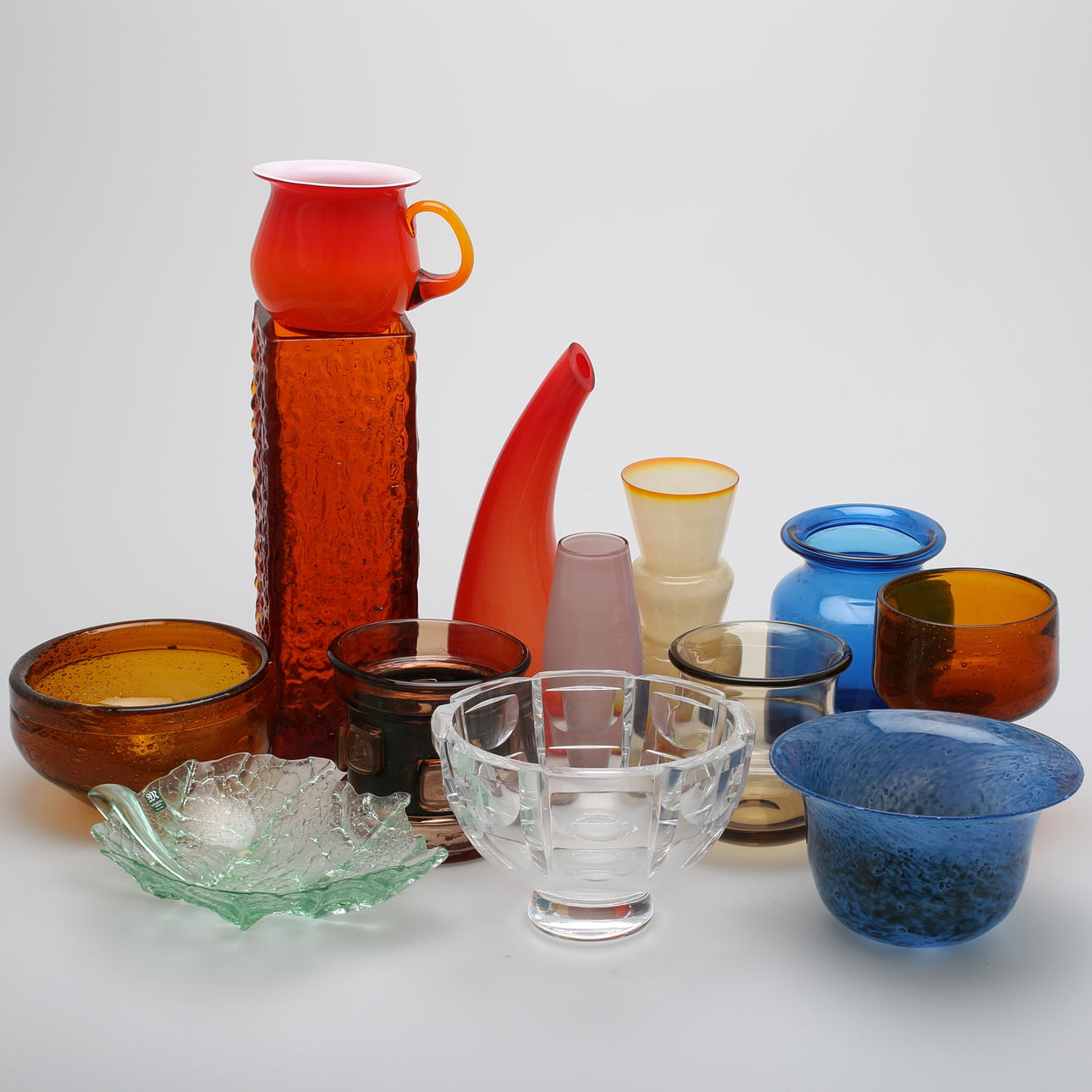 VASER, SKÅLAR, 13 st, glas, Bertil Vallien Boda, Målerås, Johansfors, Flygsfors, Orrefors.