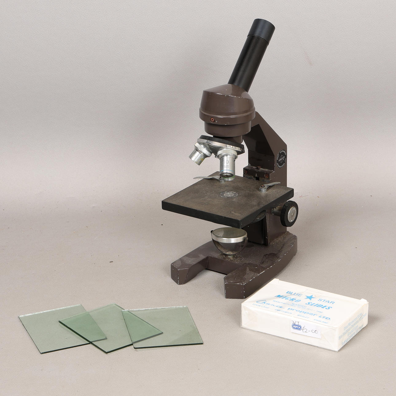 NOPEA MIKROSKOOPPI DIOILLA.