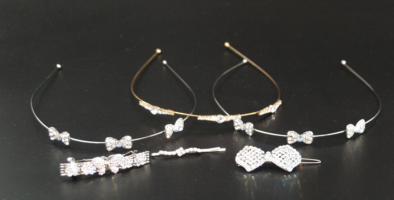 BUNT MYCKET MODE/HÅRTILLBEHÖR.