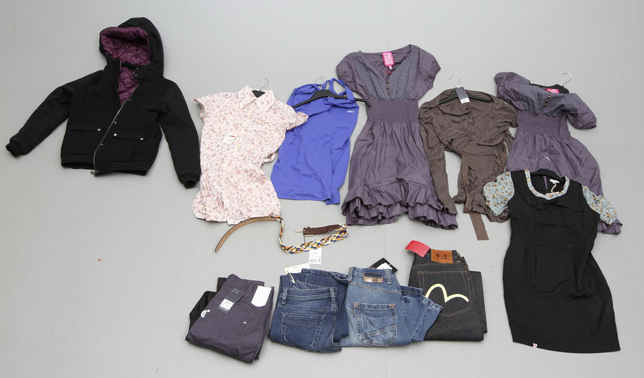 NYA KLÄDER, 16 del, storlek M, konkursen efter first aid.