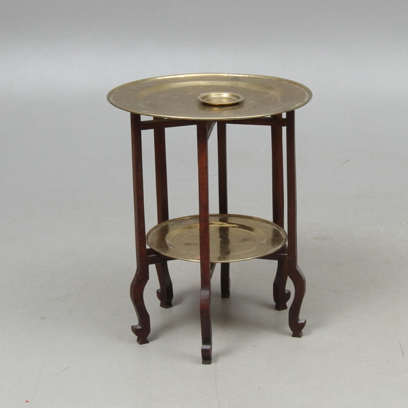 RÖKBORD, Kina, 1900-tal.