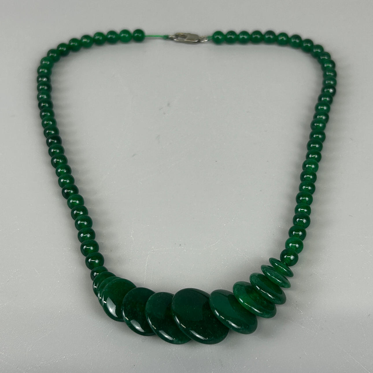 UNUSUAL JADE NECKLACE.