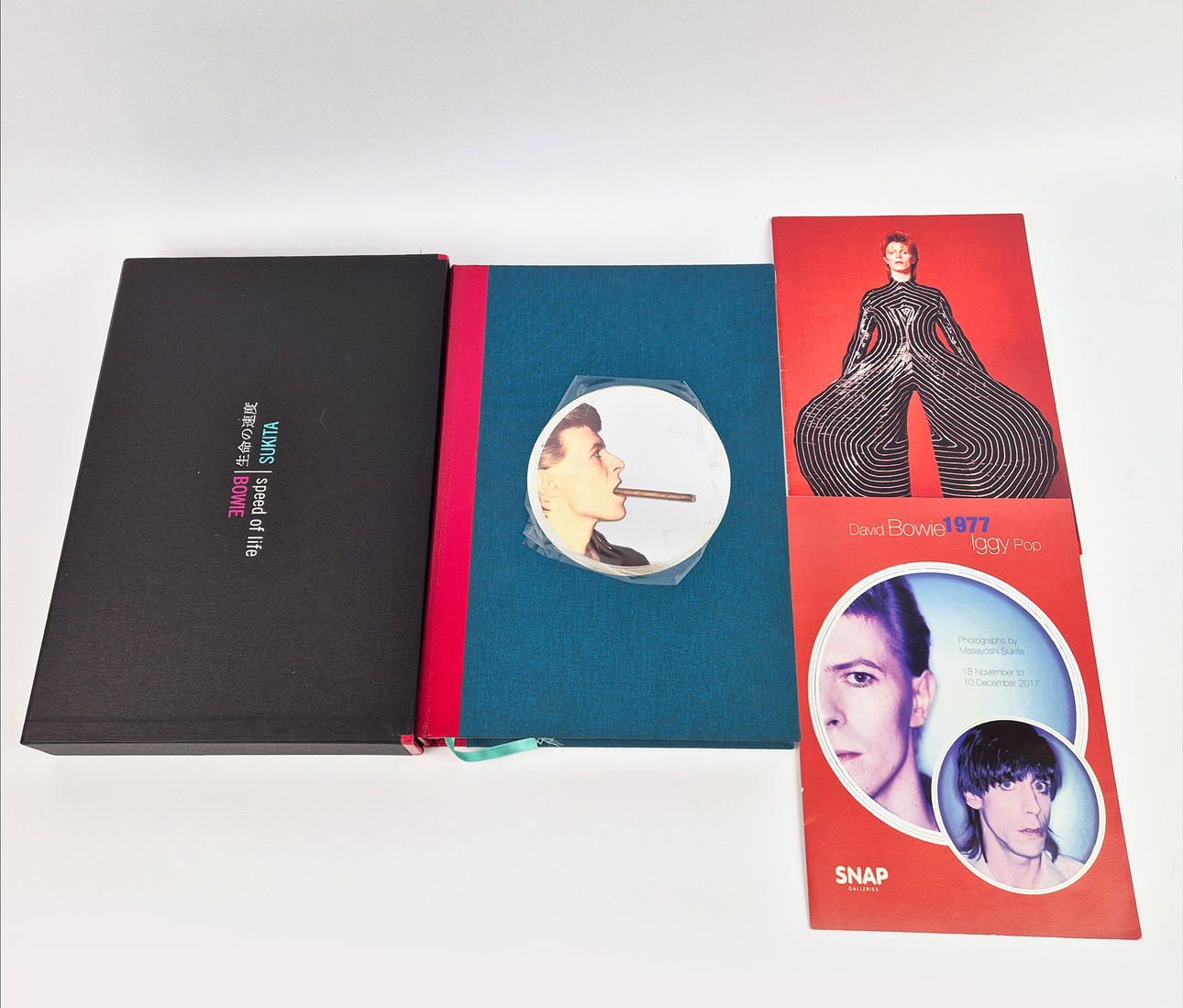 David BOWIE 直筆サインspeed of life 写真集 生命の速度 DAVID BOWIE & MASAYOSHI SUKITA, SPEED OF LIFE, SIGNED. Books, Maps