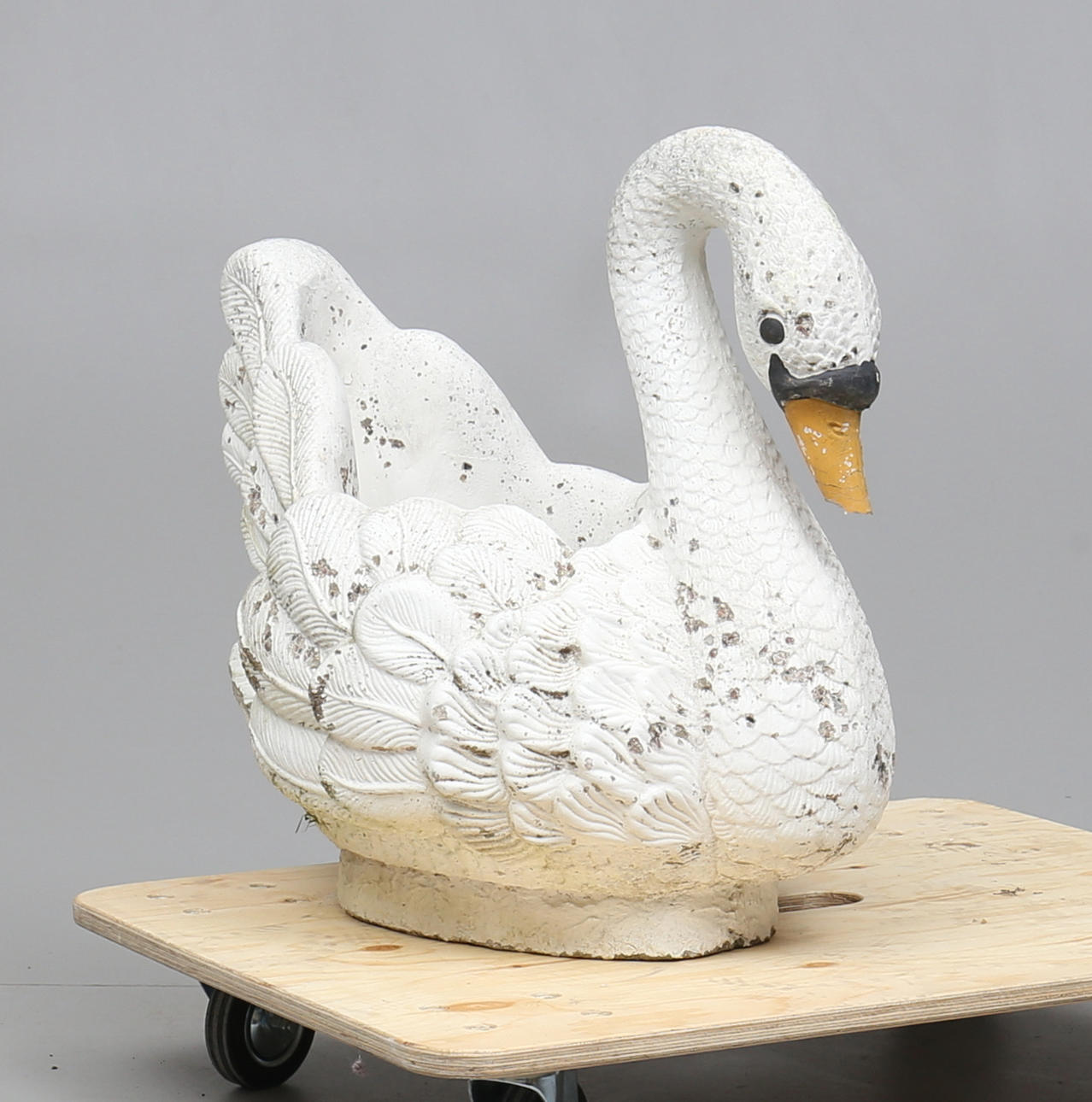 TRÄDGÅRDSSKULPTUR/URNA, stenmassa, 1900-talets mitt.