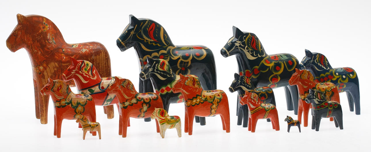 DALAHÄSTAR, 16 st, trä, bl.a. Nils Olsson samt Erik Pell, 1900-tal.