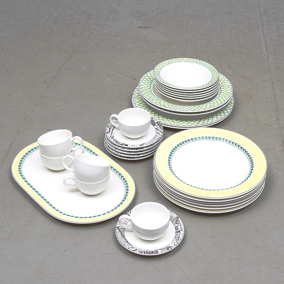 MATSERVISDELAR samt KAFFEKOPPAR, 23 delar, varierande dekor, Villeroy & Boch, 2000-tal.
