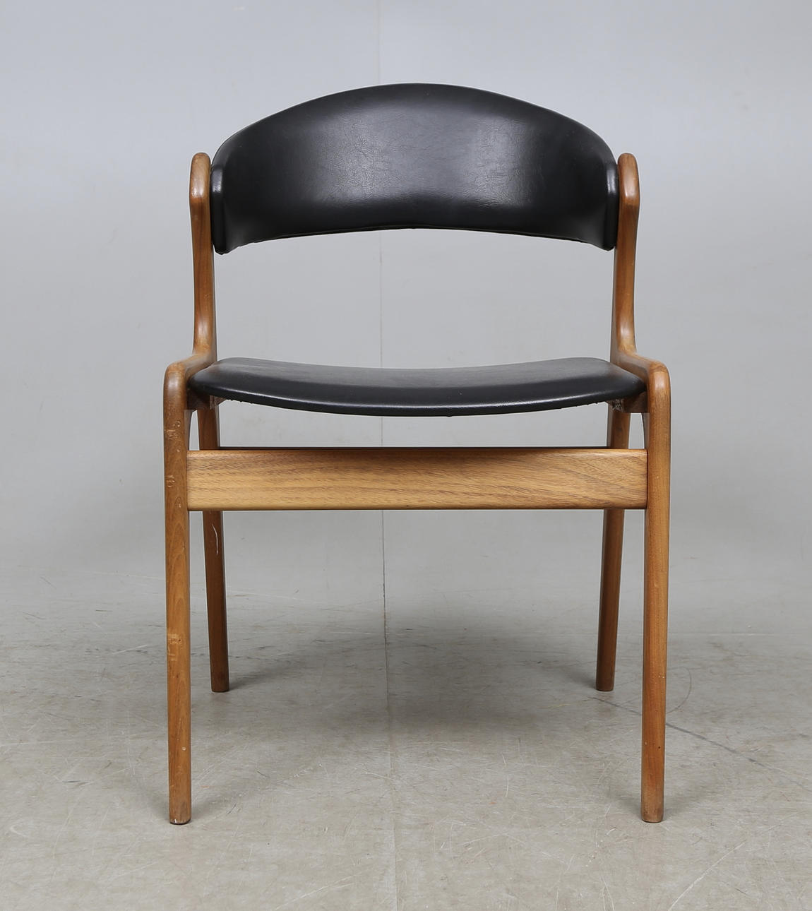 SKRIVSTOL, teak beklädd med galon, 1960-tal.