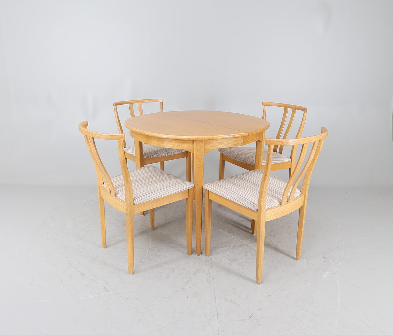 MATSALSMÖBEL, 5 delar, ek, K-E Kullén, Bodafors, 1900-talets andra hälft.