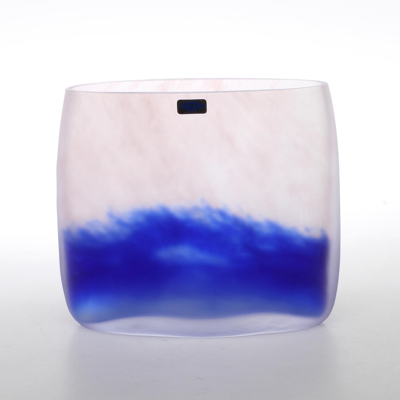 VAS, glas, Taru Syrjänen, Nuutajärvi, Finland.