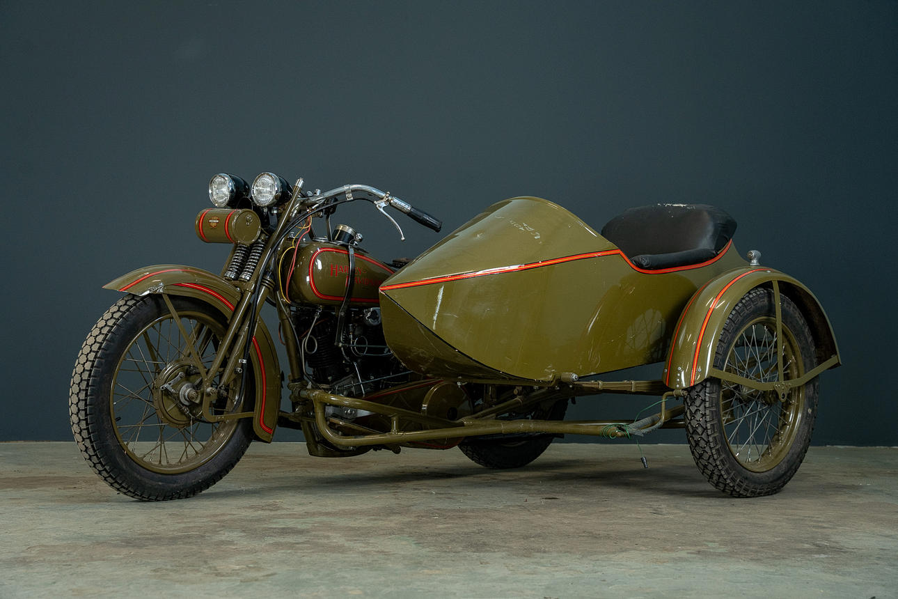 A HARLEY DAVIDSON, model JD, with sidecar, 1929, USA.