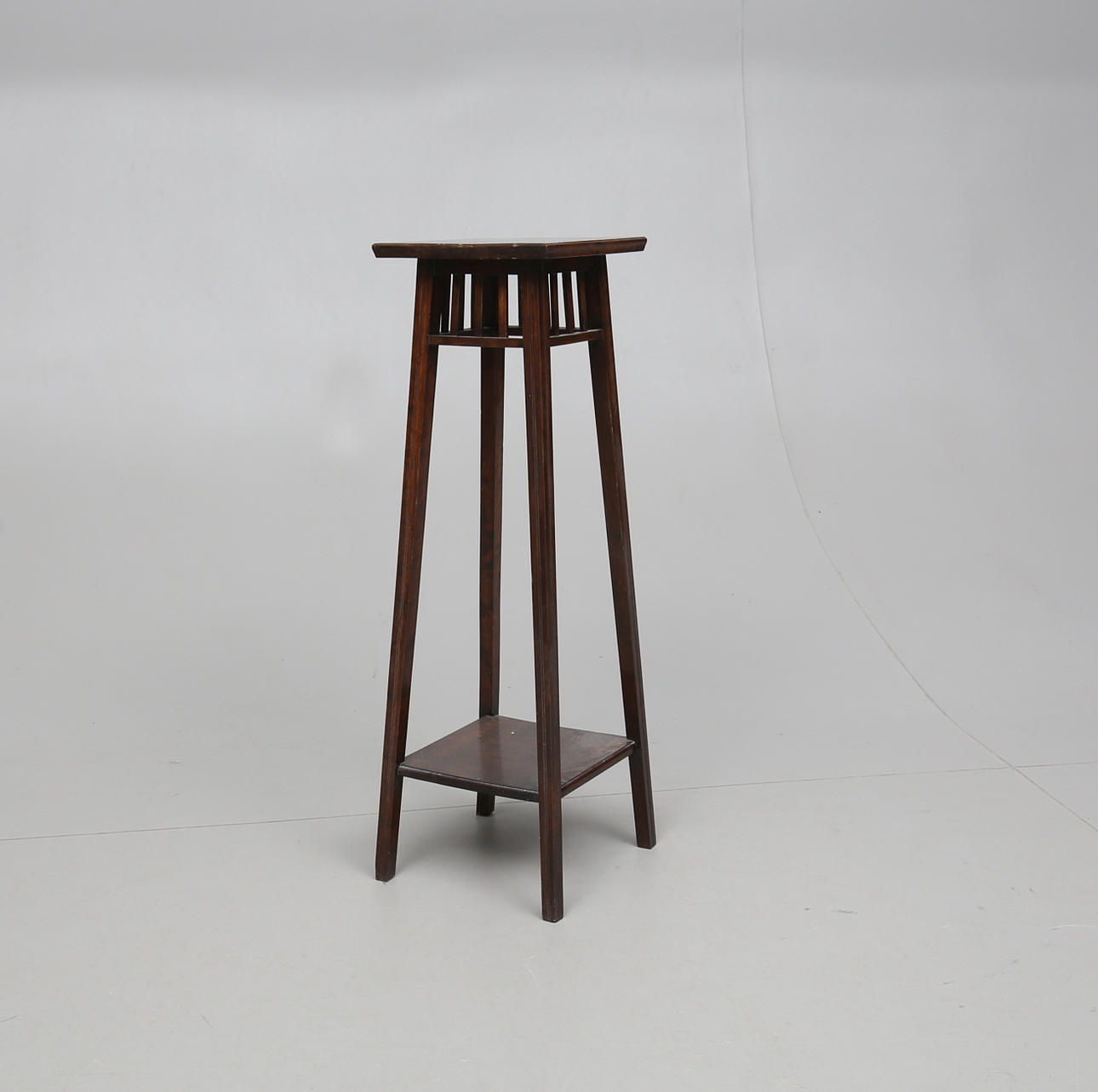 PIEDESTAL, betsat trä, jugend- stil, 1900-tal.