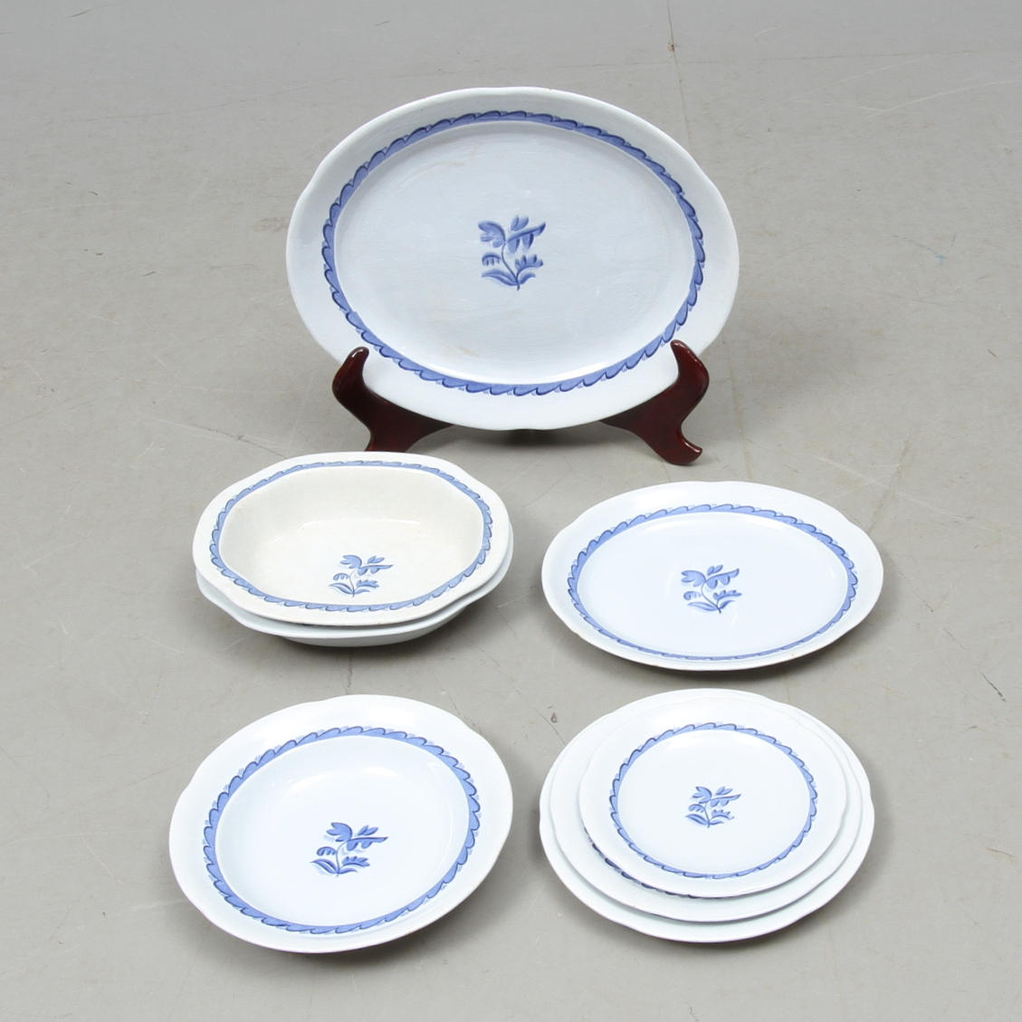 MATSERVIS, 35 delar, flintgods, "Vinga", Rörstrand.