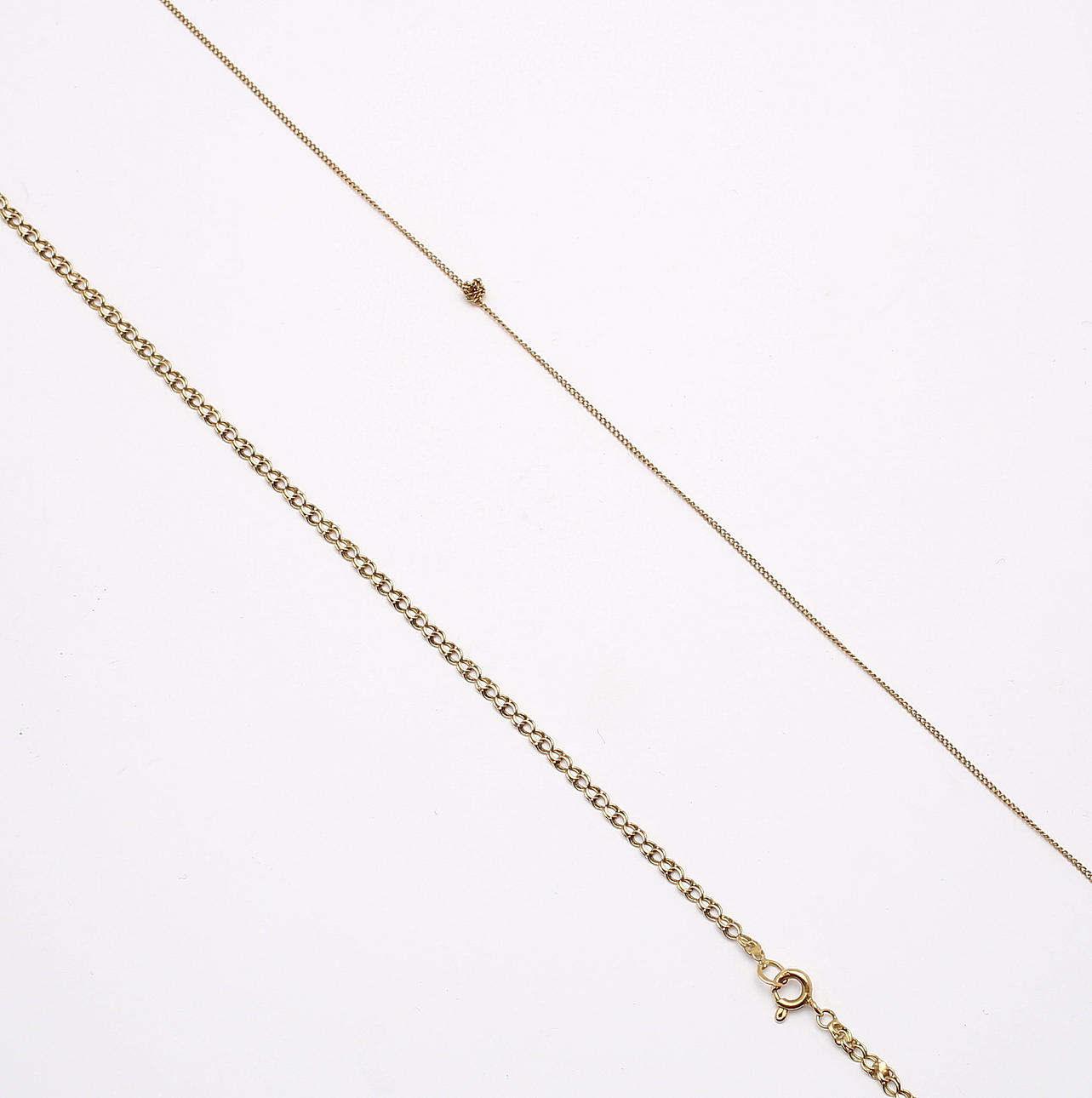 HALSBAND, 2 st, 18K guld. Totalvikt ca 5,8 g.