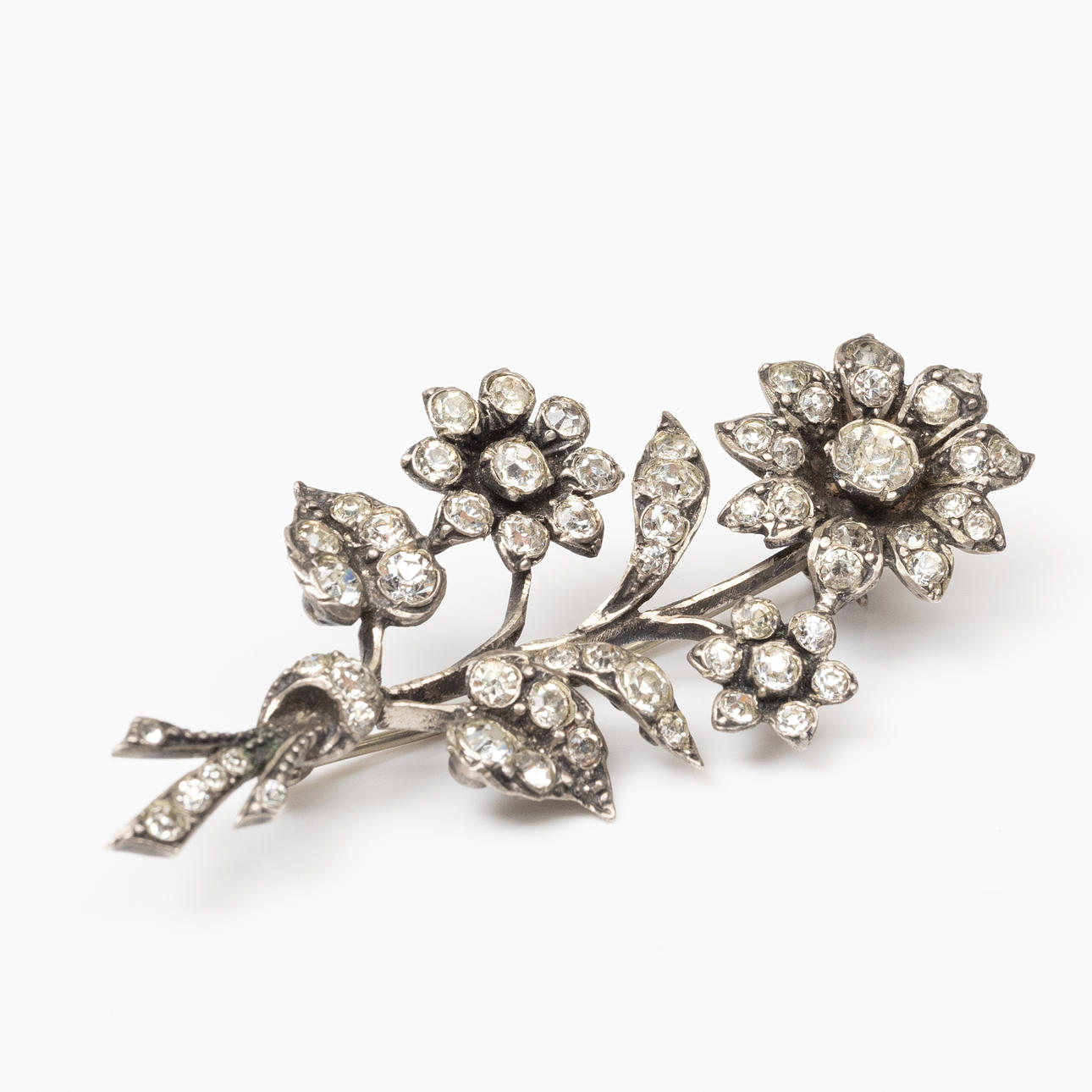 BROOCH, Silver, White stones.