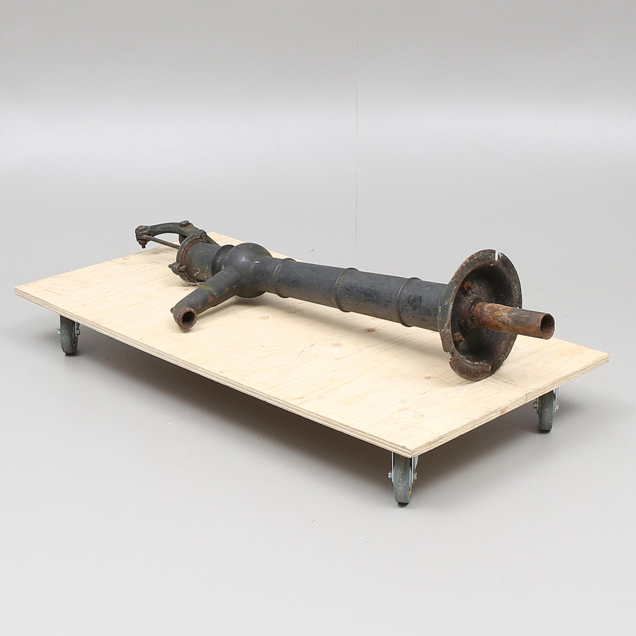 TRÄDGÅRDSPUMP, gjutjärn, 1900-talets första hälft.