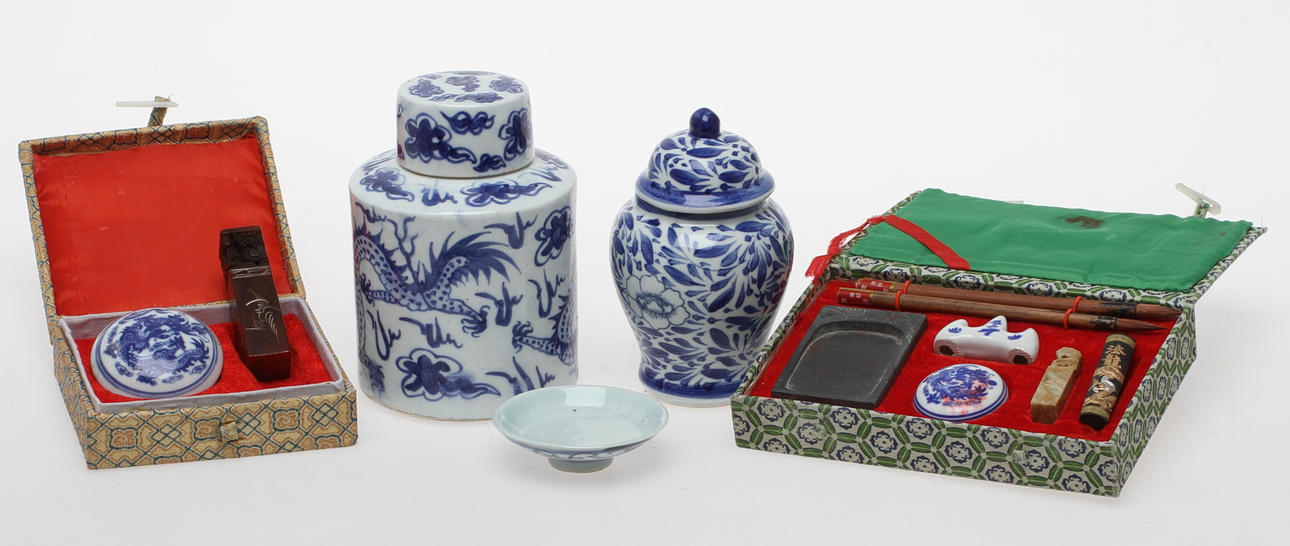 PARTI PORSLIN med mera, 5 delar, orientaliskt, 1900-tal.