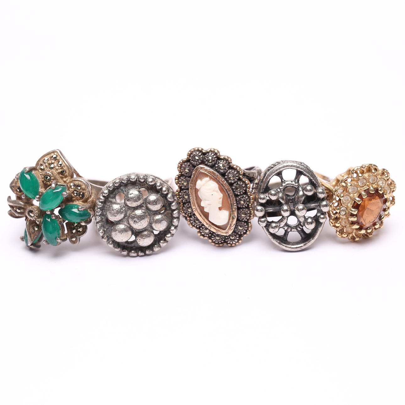 A set of 5 rings, including silver. Jewellery & Gemstones - Rings ...