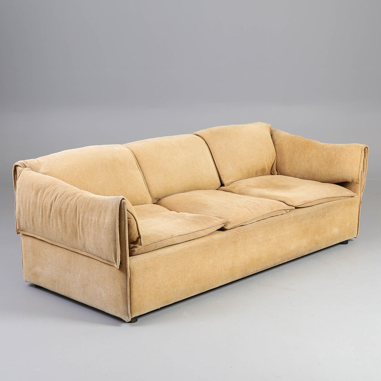 NIELS BENDTSEN. N. Eilersen. "Lotus" sofa, 1970'erne.