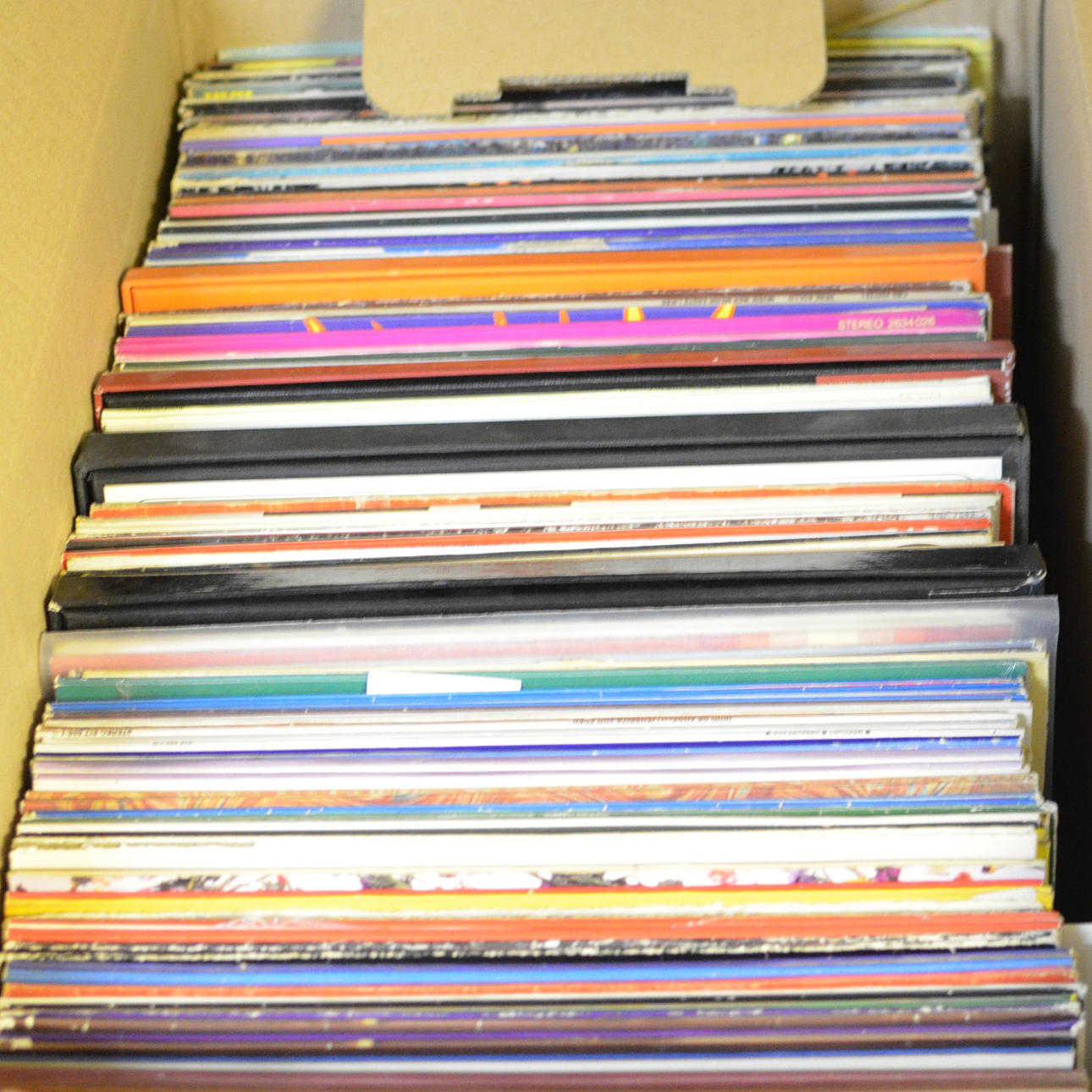LARGE MUSIC COLLECTION WITH CA. 3000 PIECES, VINYL, SHELLAC RECORDS AND ...