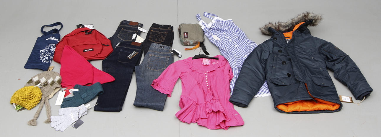 NYA KLÄDER, 15 del, storlek xs-s, dam, konkursen efter first aid.