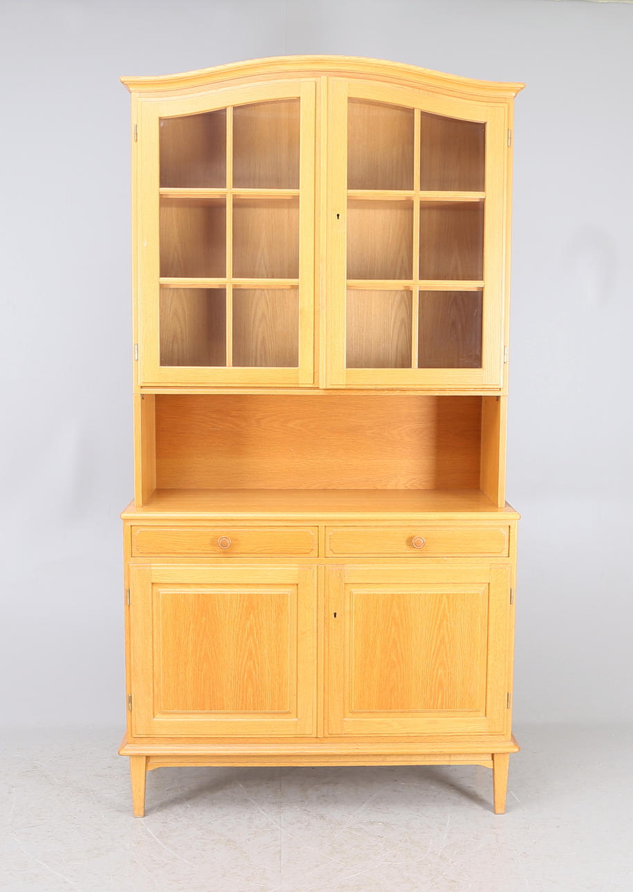 SKÅP, ek,"designmodell" 1900-tal.