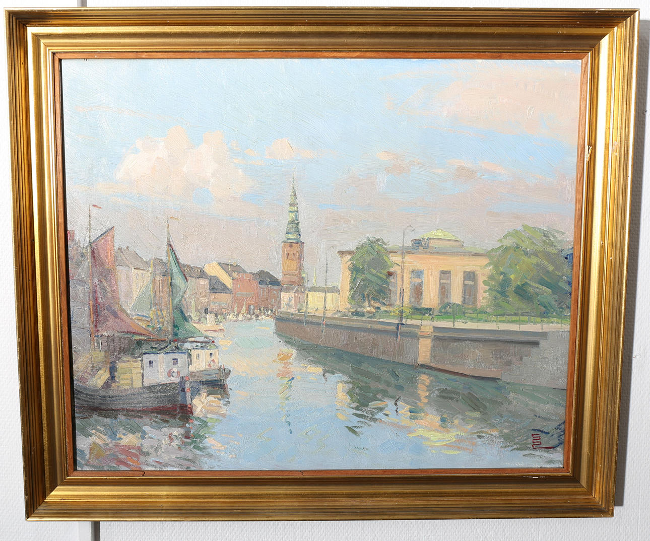 SVEND SINDING CHRISTENSEN. Olja på duk, Kanal med båtar, signerad SSC.