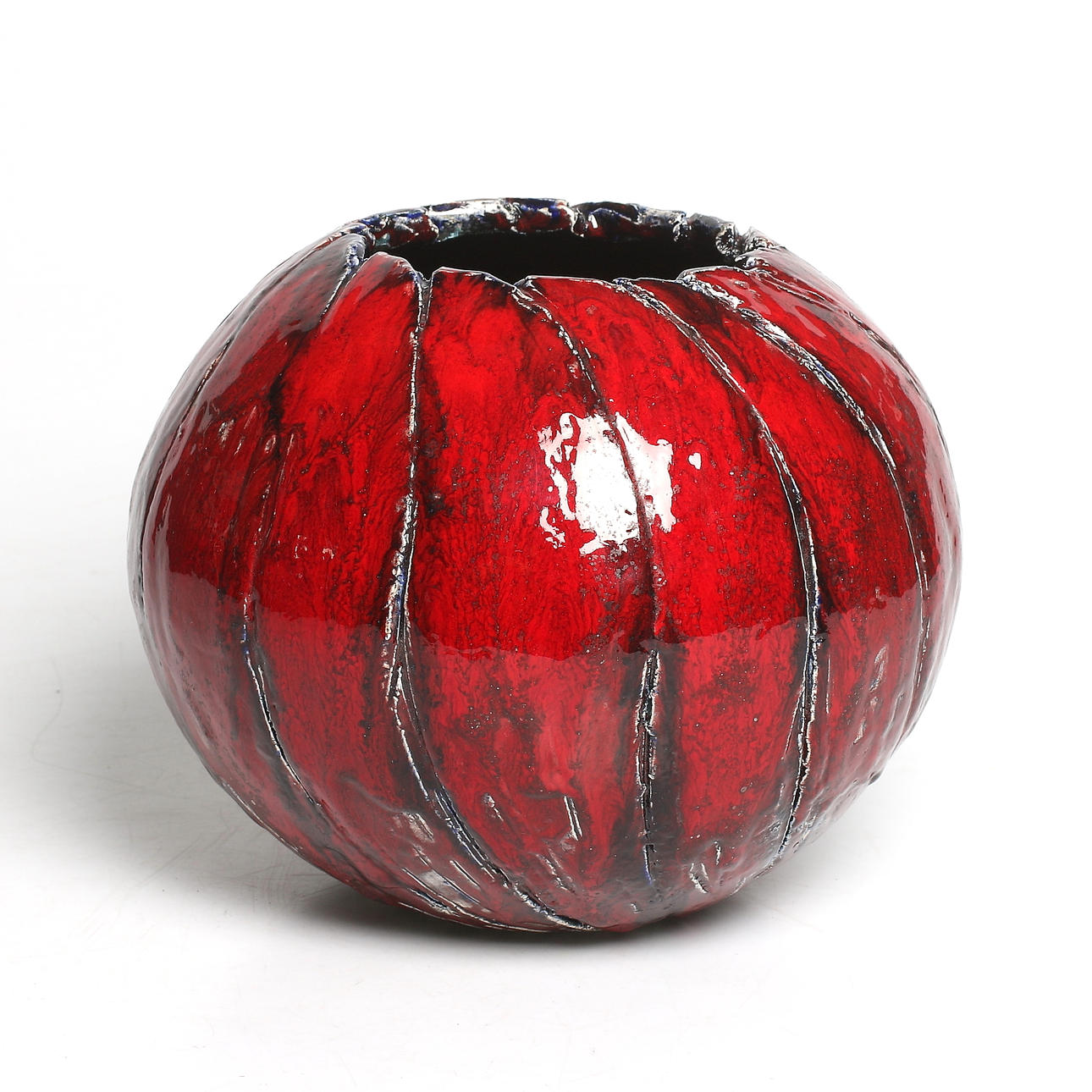 VAS, keramik, Margot Öjemark Wiik, Hudiksvall, signerad och daterad 1990.