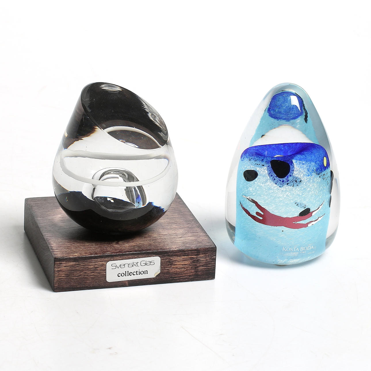 SKULPTURER, 2 delar, glas, Göran Wärff, nr 36/375. Bertil Vallien, Atelier. Signerade. Kosta.