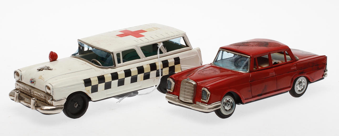 LEKSAKBILAR, 2 st, Bandai, Japan, 1950/60-tal.