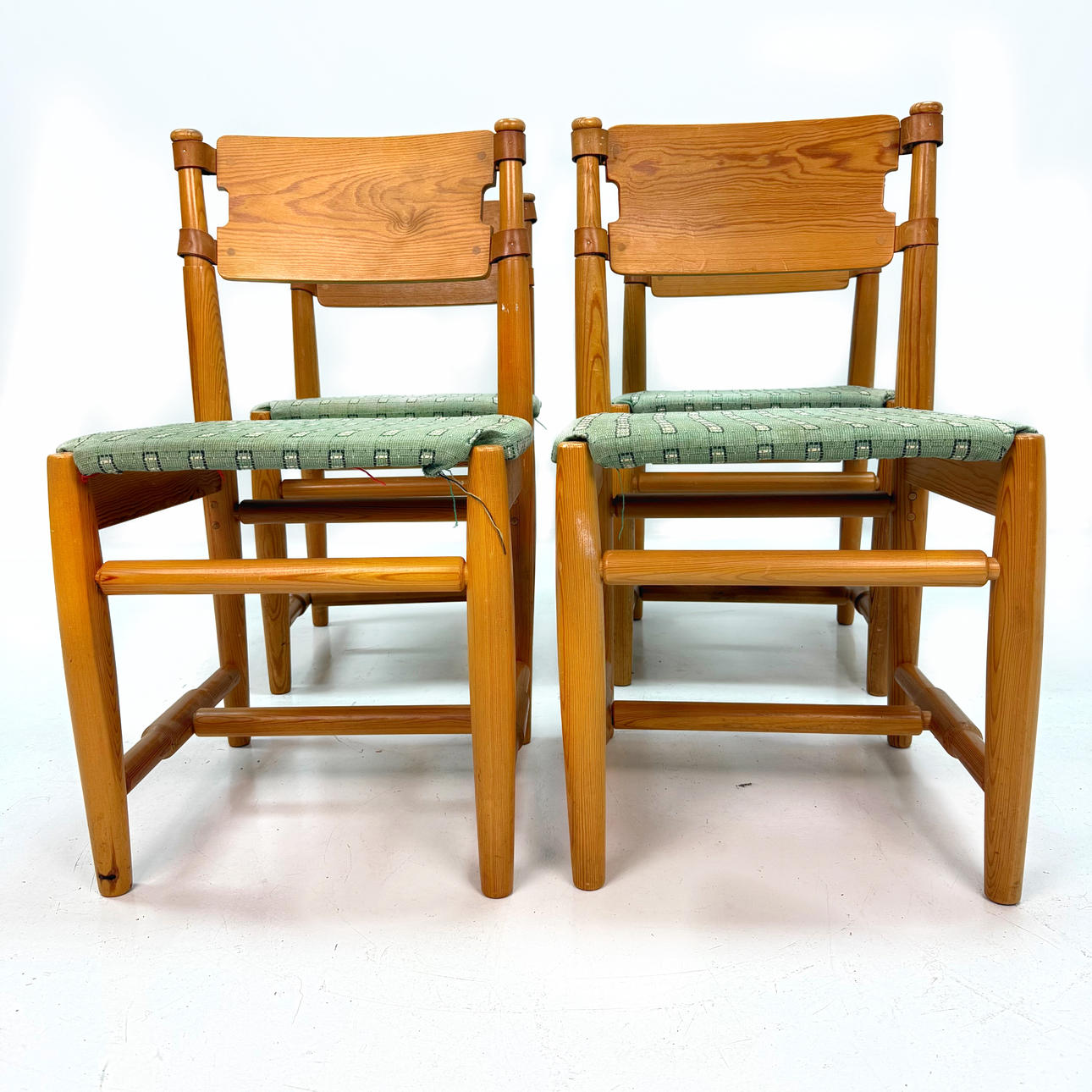 STOLE - træ med læderknopper 1960'erne.