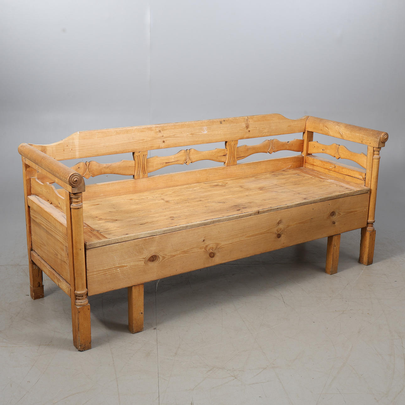 KÖKSOFFA, furu, 1900-talet.