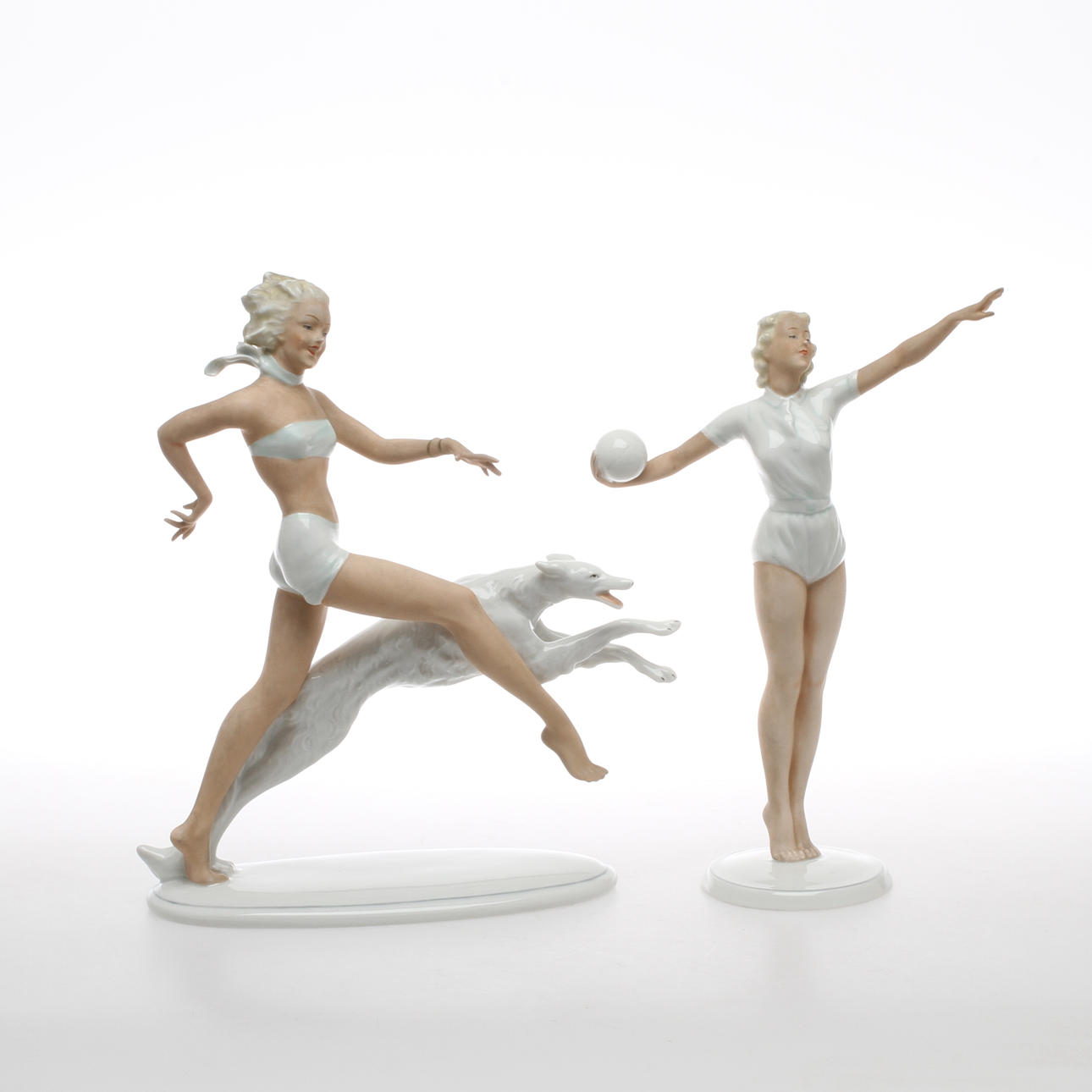 FIGURINER, 2 st, porslin, kvinna med hund, kvinna med boll, Schaubach Kunst, Germany, 1900-tal.