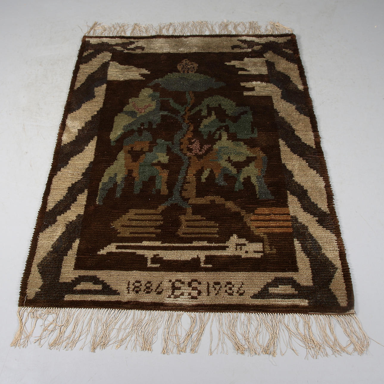 RYAMATTA, Art Deco, daterad 1836-1936, 178 x 133 cm.