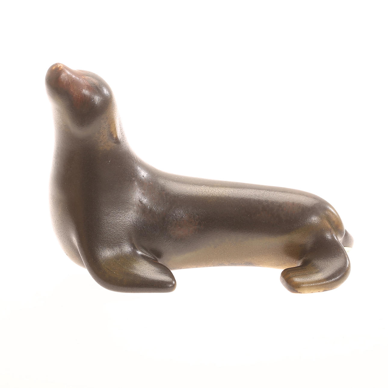 GUNNAR NYLUND. Stoneware, seal, Rörstrand.