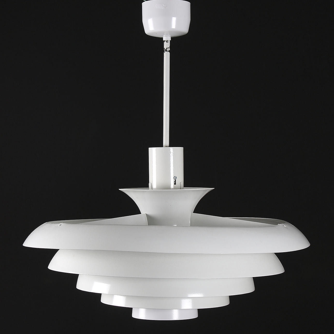 TAKLAMPA, plåt, Fagerhults belysning, 1900-talets andra hälft. Diameter 60 cm.