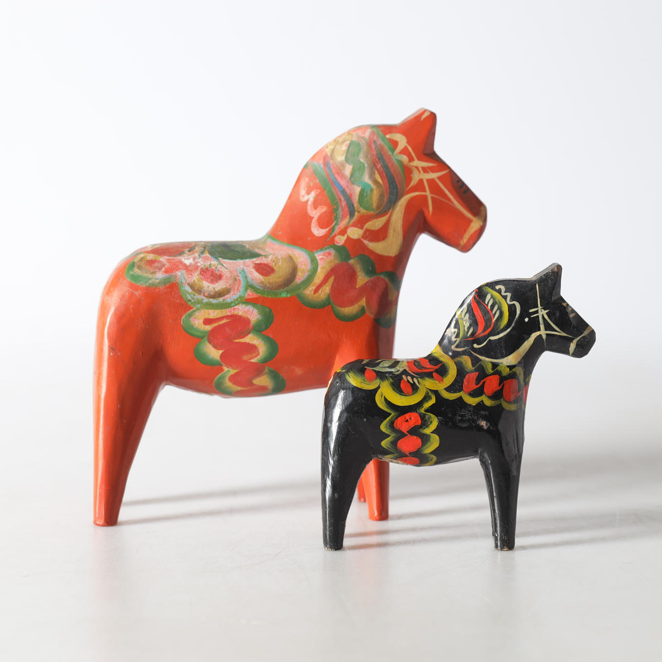 DALAHÄSTAR 2 st, Nusnäs, 1900-tal.