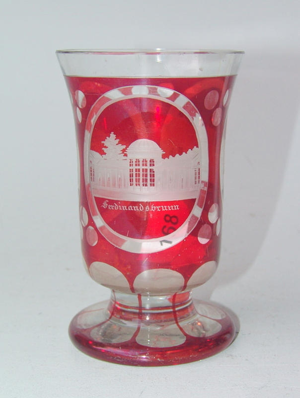 BÖMISCHE GLASMANUFAKTUR. Baederglas/Ranft cup, minne av Ferdinandsbrunn, Biedermeier, omkring 1840.