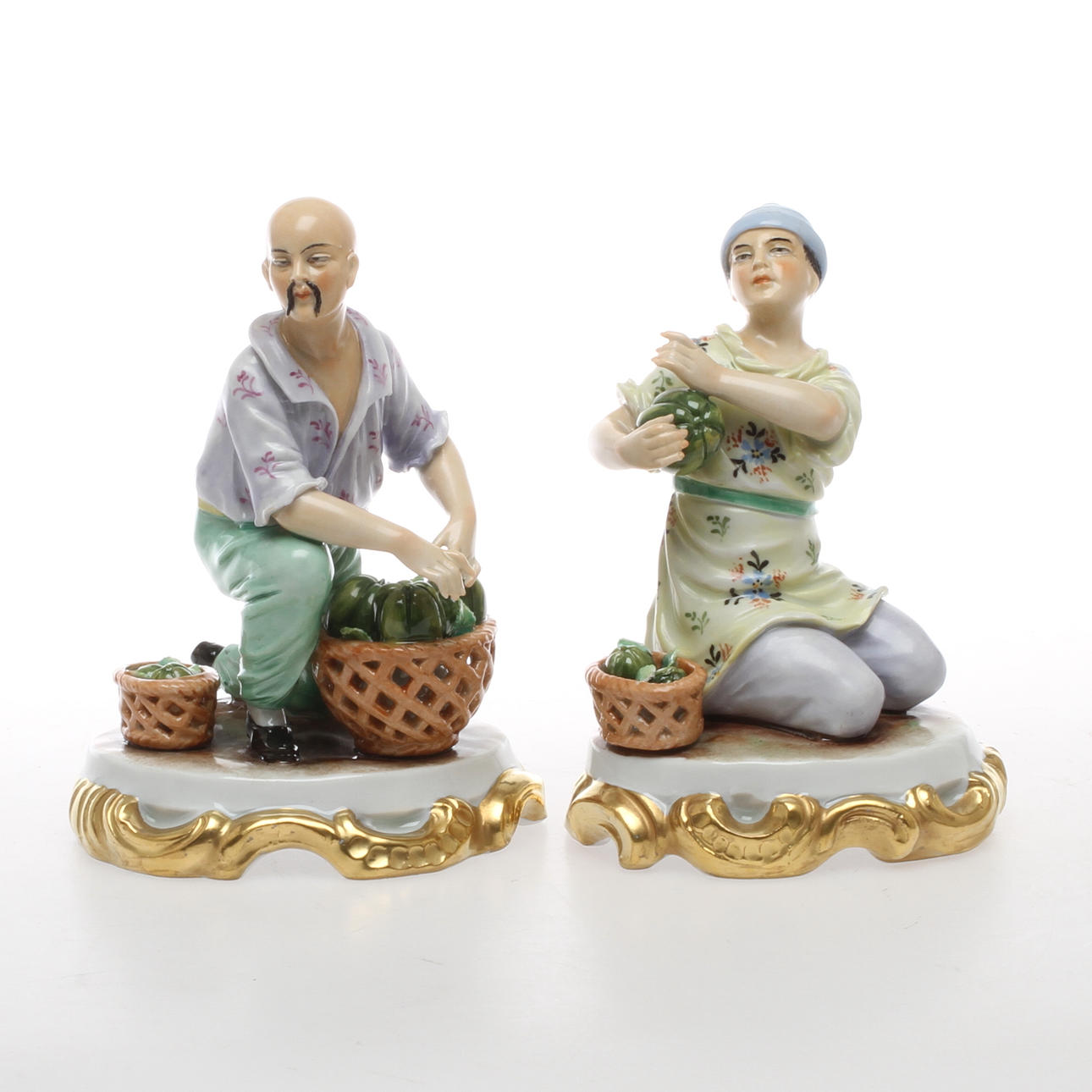 FIGURINER, 1 par, porslin, fruktplockande män, Sitzendorf, 1900-tal.