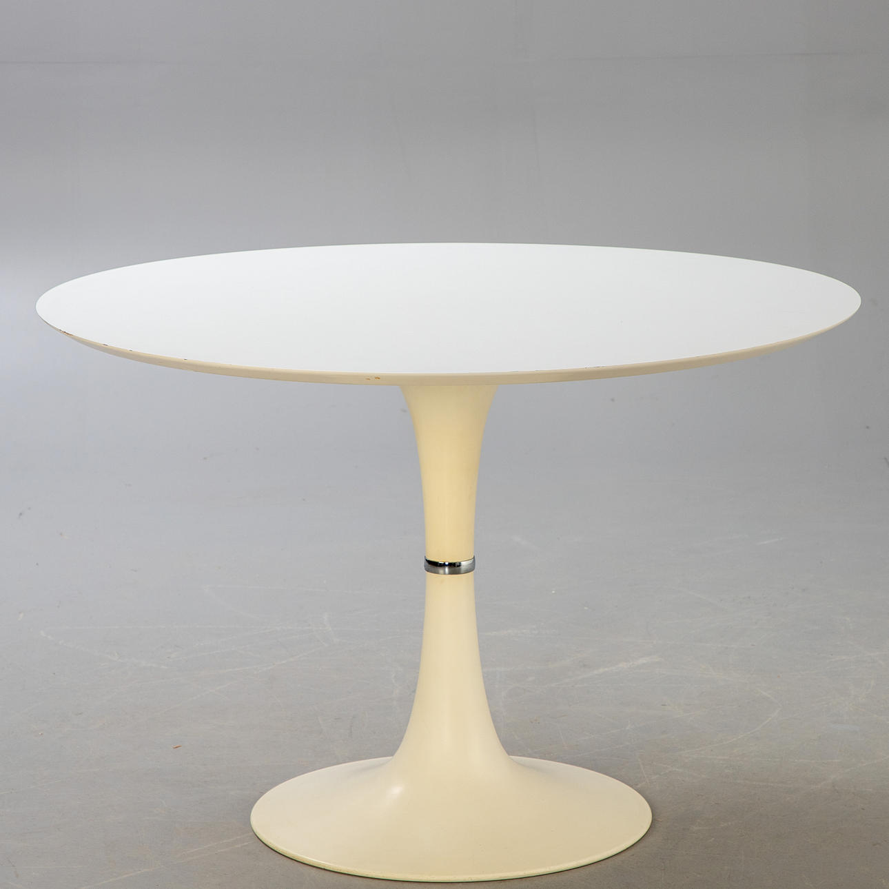 Albert Jacob, Grosfillex, round dining table with tulip base, 1960 ...